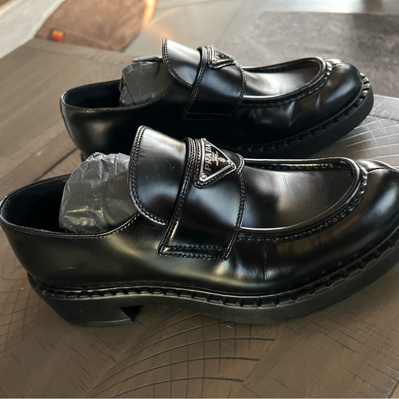 PRADA LOAFERS . - Picture 7 of 9